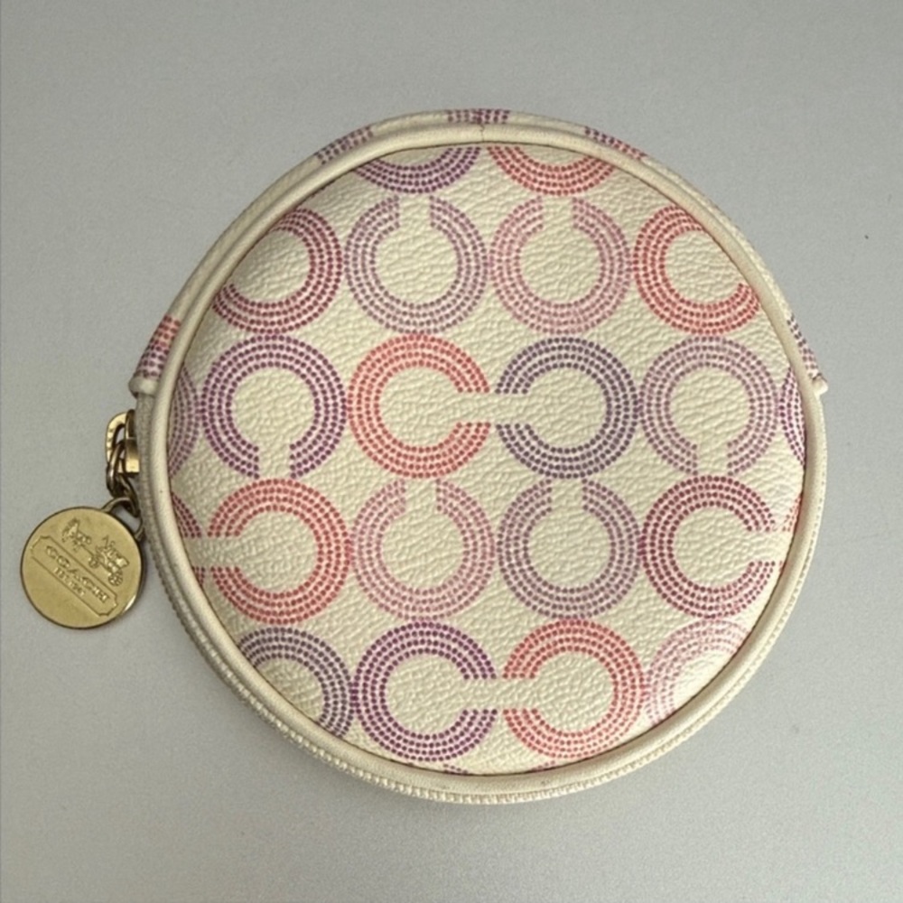 Coach Waverly Optic Art Signature Round
Change Coin Purse EUC
